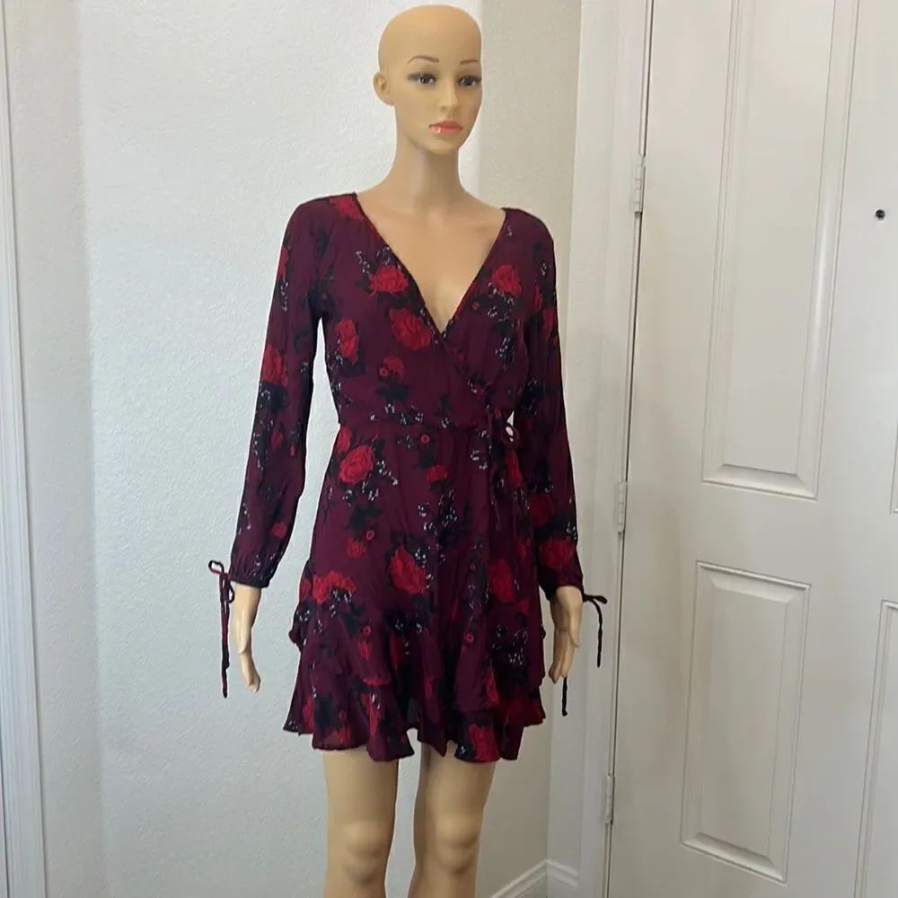 Band Of Gypsies Mariah Small N Neck Side Wrap Long Sleeve Lined Ruffle Mini